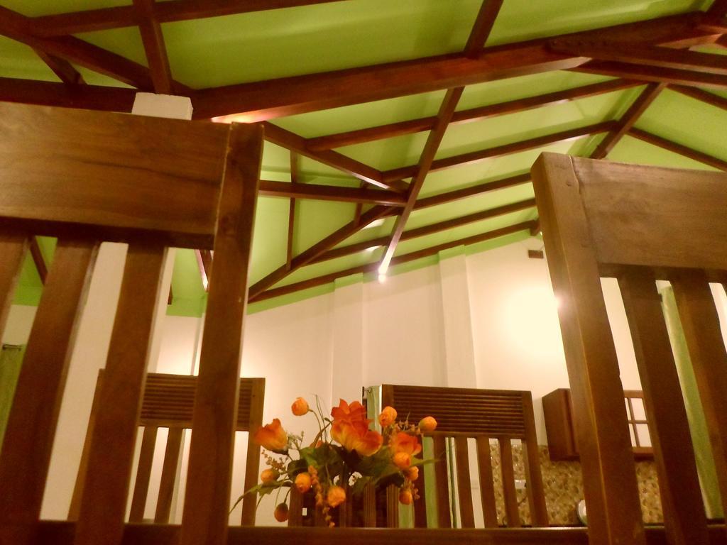 Nilas Guesthouse Hikkaduwa Room photo